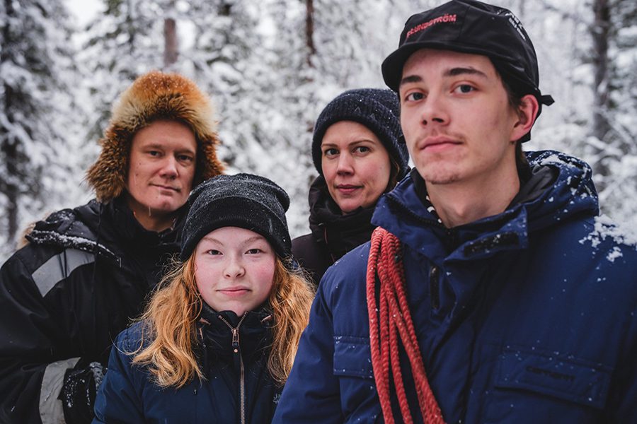 Antde Gaup-Jusso, Elli Sara Valkeapää, Amanda Kernell, Vincent Niia in 'Brace Your Heart' (Förbannelsen - En kärlekshistoria) by Amanda Kernell. Photo: Carl-Johan Utsi