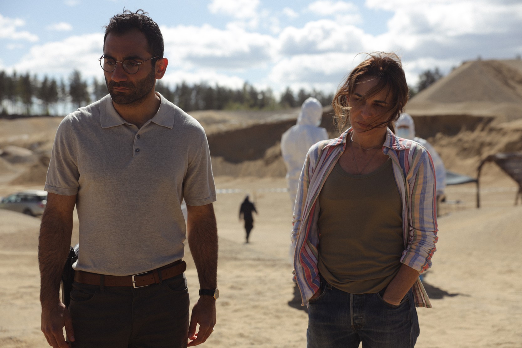 Alexandra Rapaport and Arvin Kananian in Veronika third season